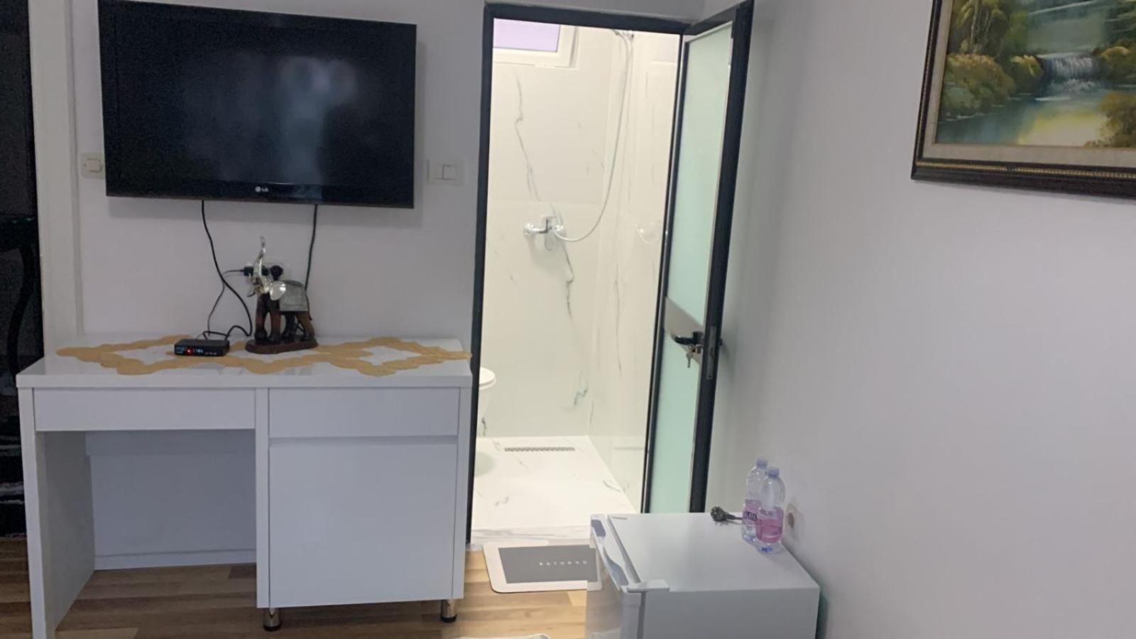 Flat In Berat'S Center Apartment Exterior photo
