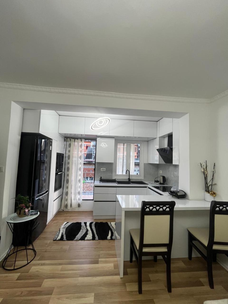 Flat In Berat'S Center Apartment Exterior photo