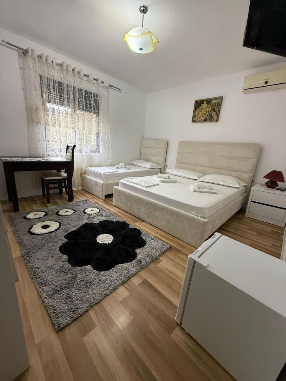 Flat In Berat'S Center Apartment Exterior photo
