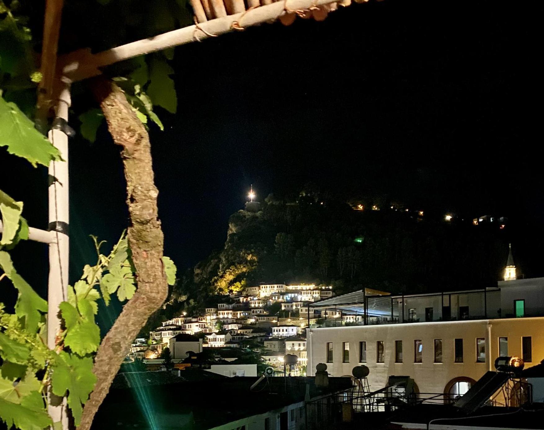 Flat In Berat'S Center Apartment Exterior photo